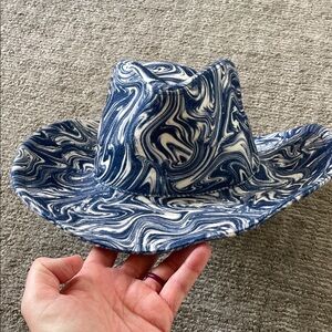 Blue and White Swirl Patterned Women's Hat